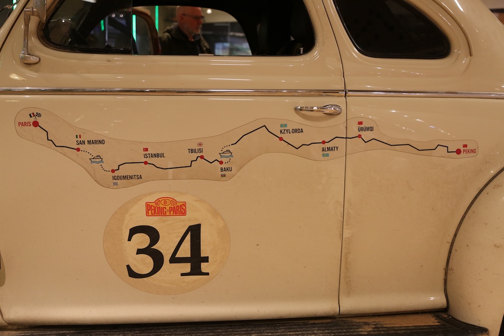 “Med Peking i bakspejlet” eller “Driving the impossible in a Dodge Coupe 1939”
(Foto: Motorsporten.dk)